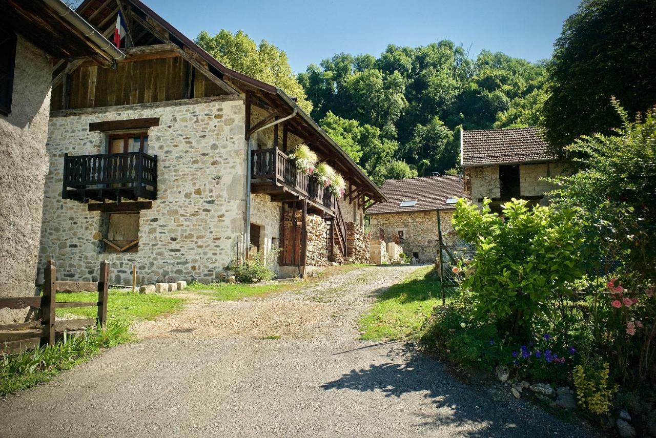 Chambres D'Hotes Des Lodges De La Cascade Yenne Exteriér fotografie